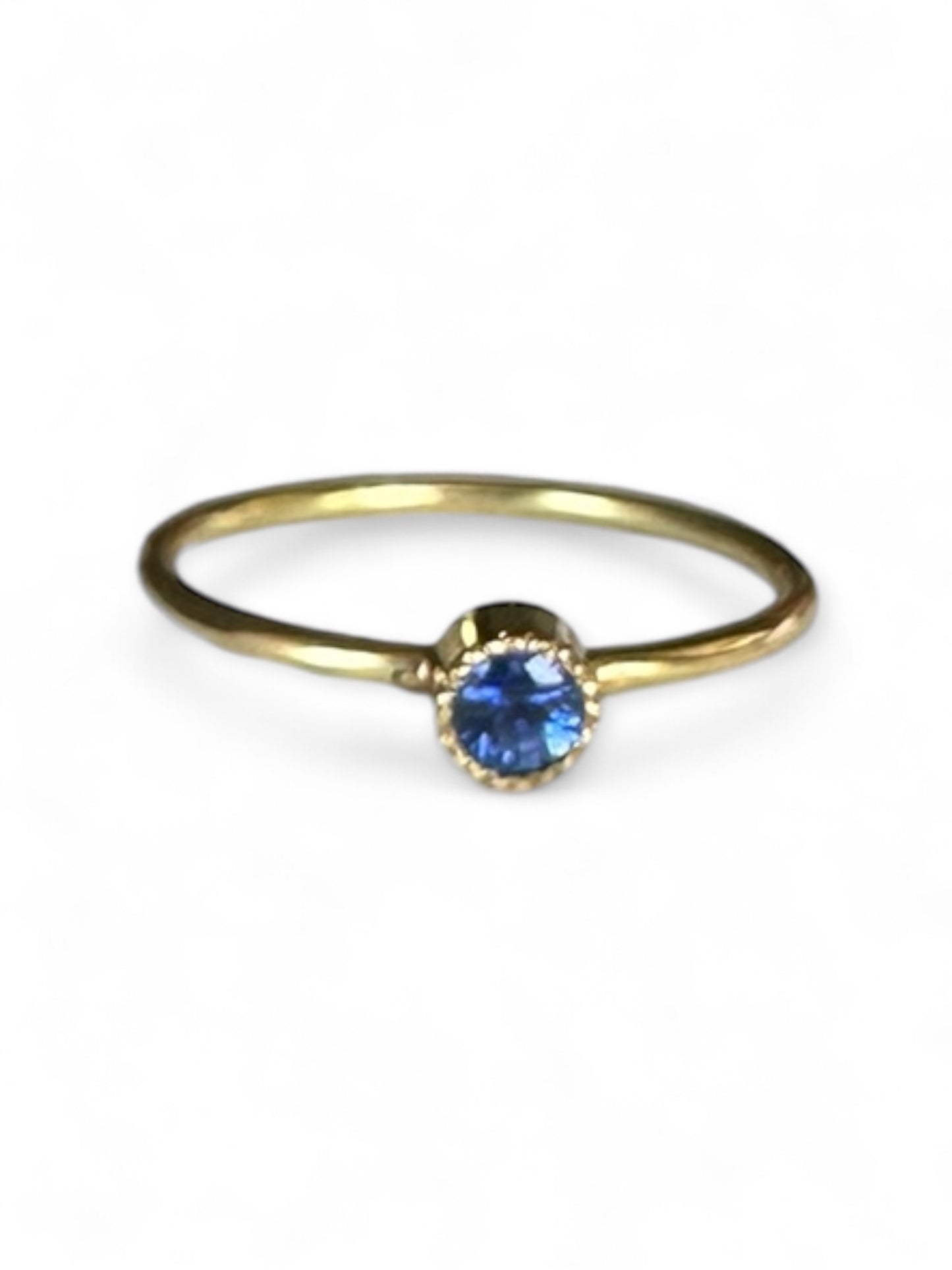 Ring Saphir Gold recycelt Berlin Schmuck nachhaltig Goldschmied