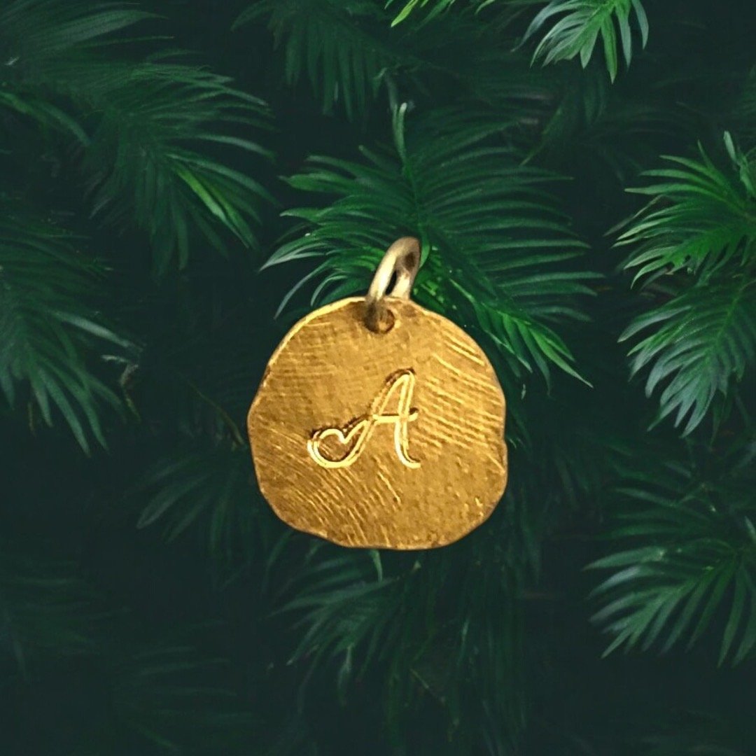 Anhänger Charm recyceltes Gold nachhaltiger Schmuck Berlin Goldschmied