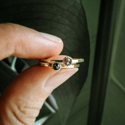 Ring recyceltes Gold nachhaltiger Schmuck Berlin Goldschmied